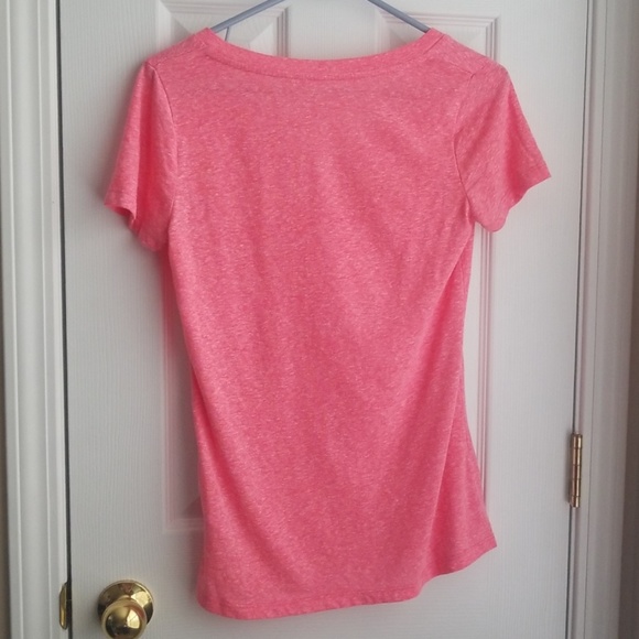 💕👕Small Coral Pink V-Neck Mossimo Shirt - Picture 5 of 6